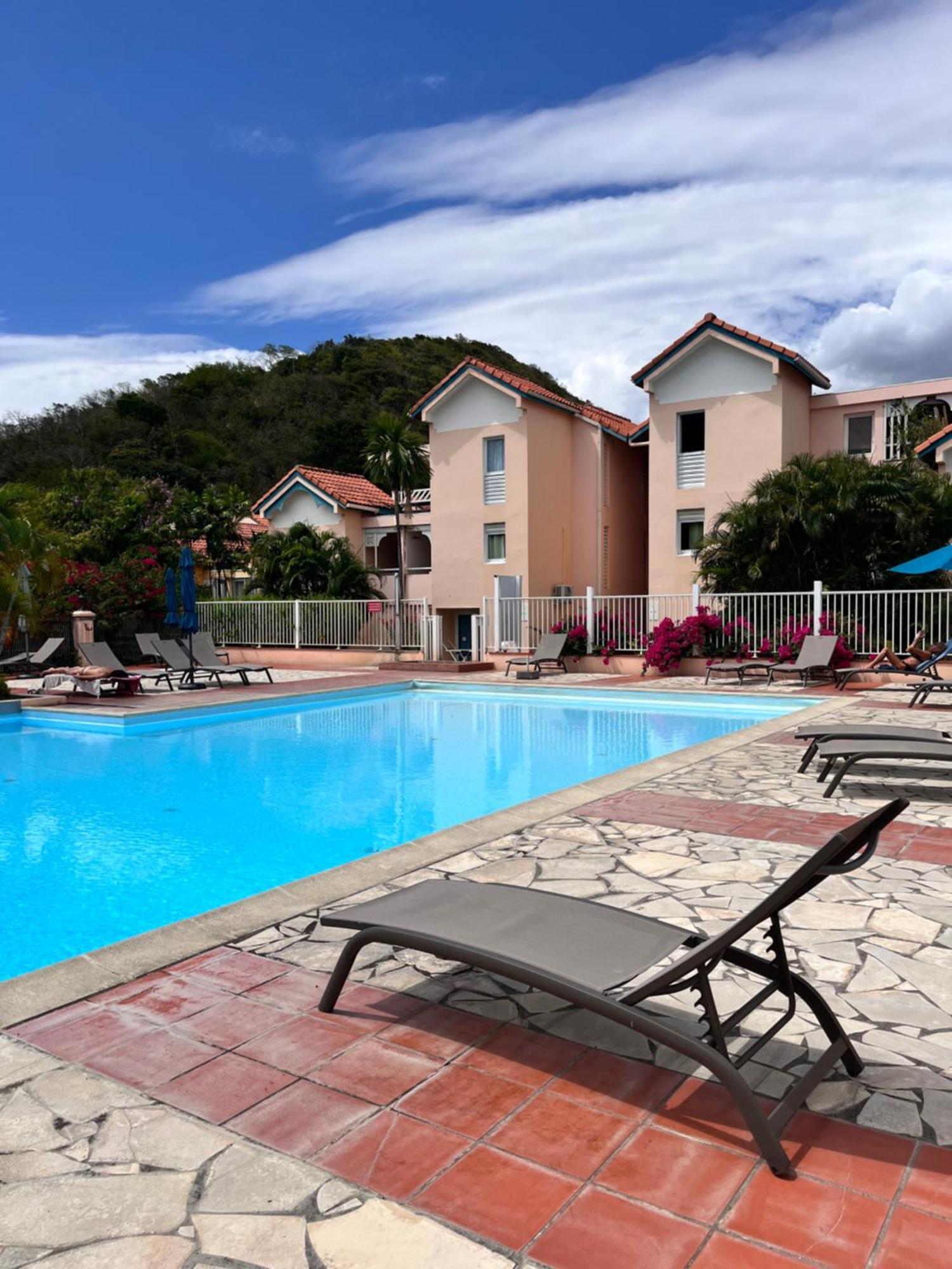 Superbe Studio De Standing A 800M De La Mer Des Caraibes Le Hameau De Beauregard Sainte Anne Apartment Exterior foto